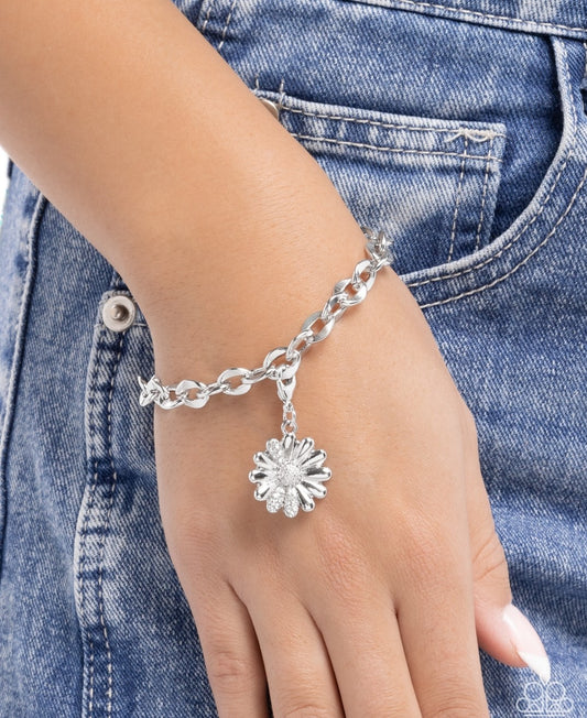 Matriarch Moment - White Charm