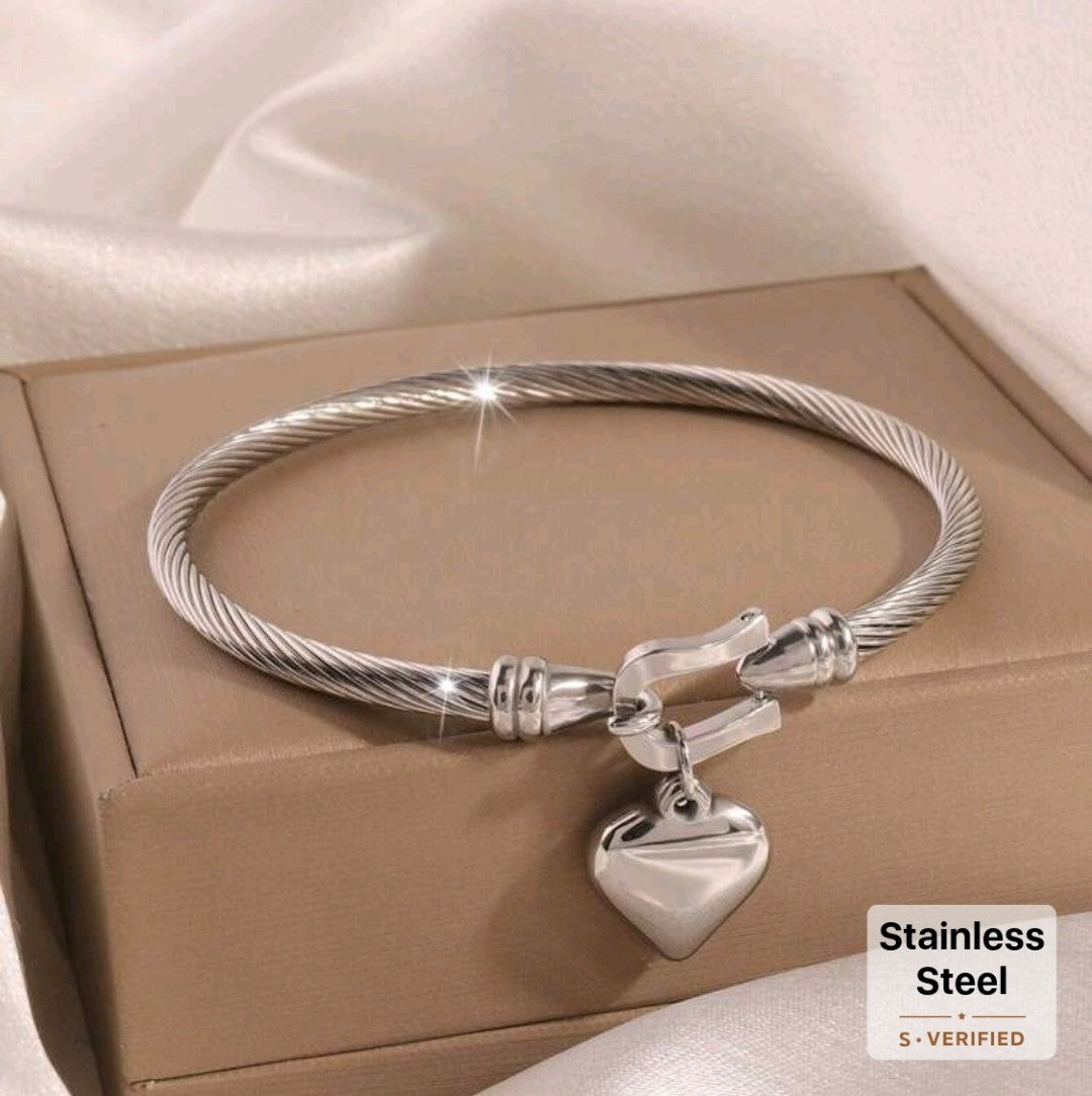 Land in Hearts Silver Bracelet